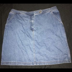 Crossroads size 18w womens light wash denim skirt